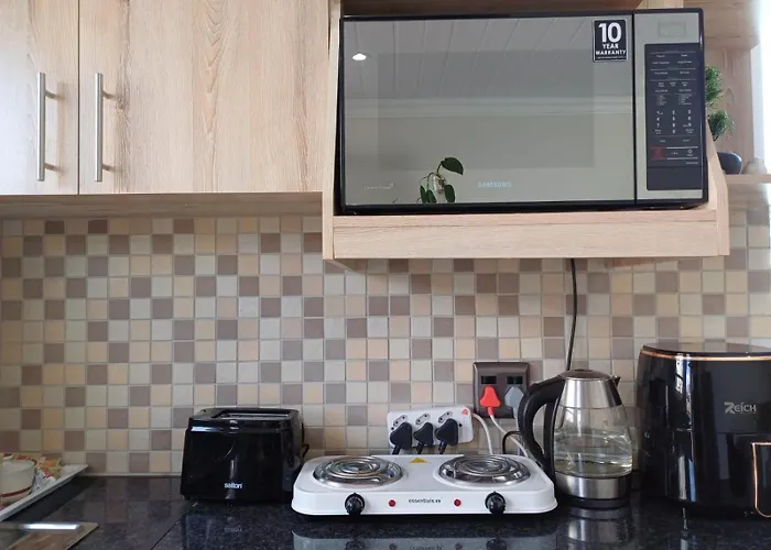 Stylish Studio In Tableview Stay With Pool Access