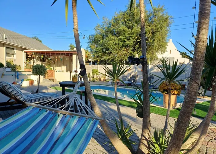 Stylish Studio In Tableview Stay With Pool Access