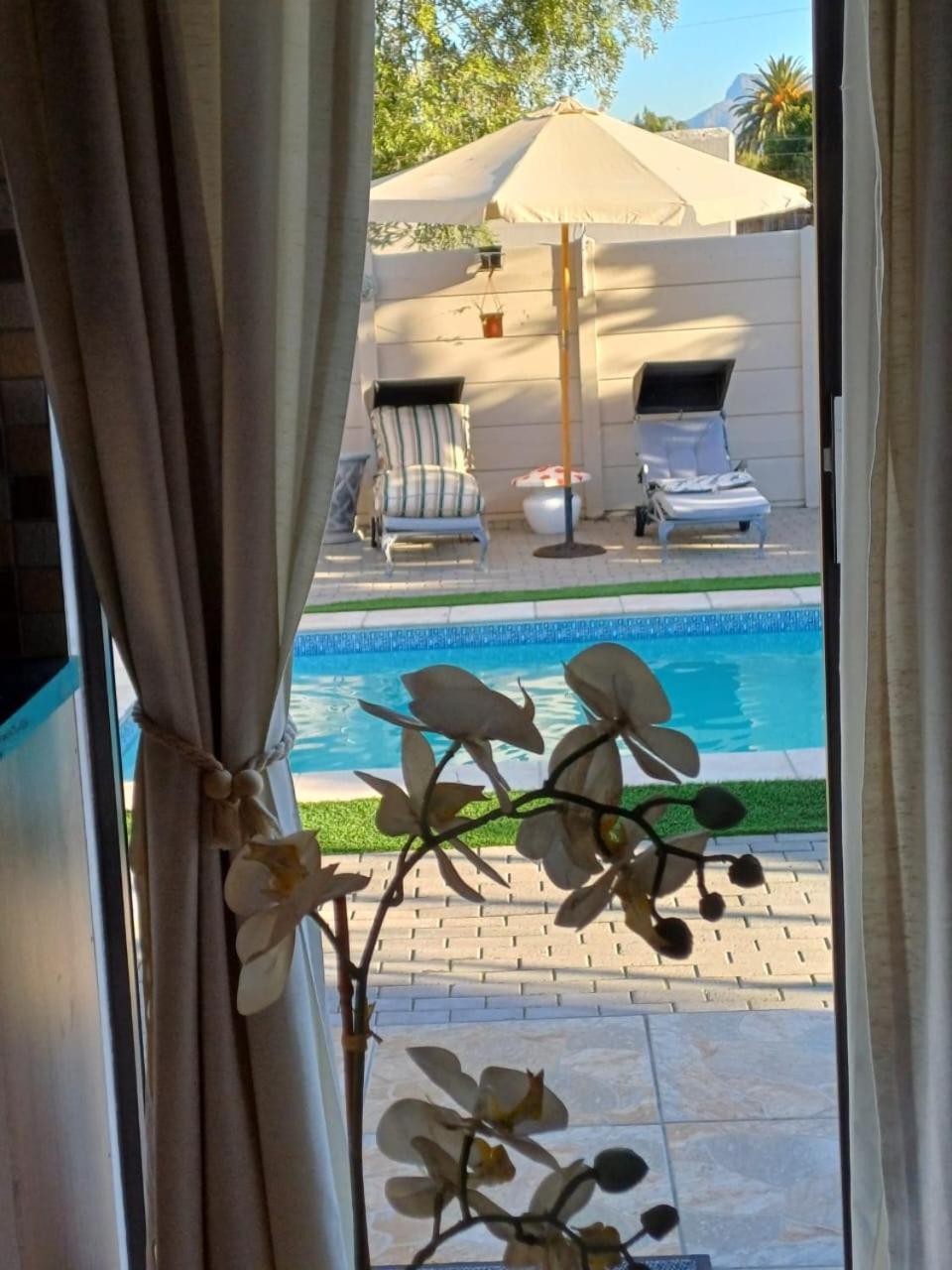 Stylish In Tableview With Pool Access Apartment